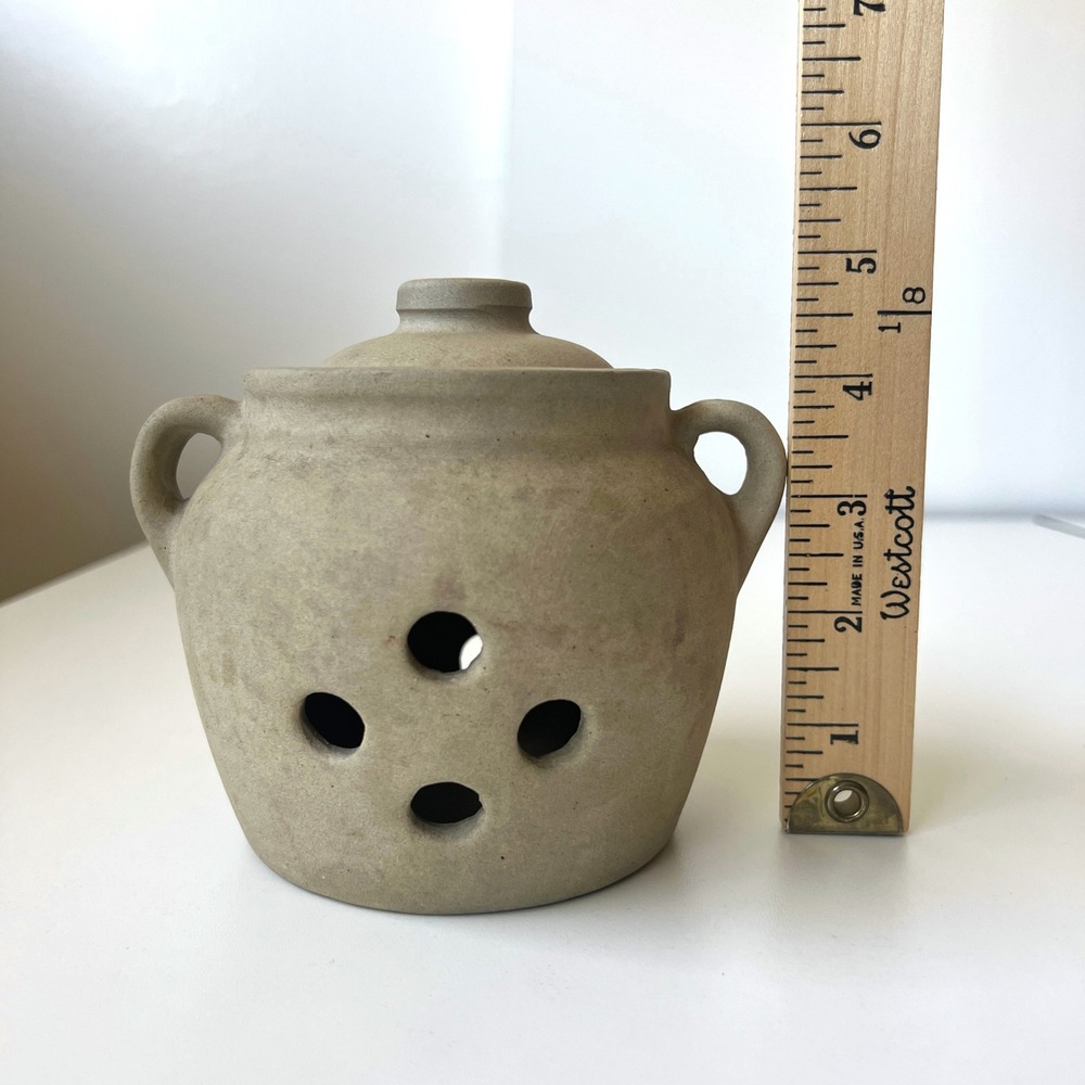 Vintage Studio Pottery Stoneware Garlic Keeper Leaf Mark USA Lid Kitchen Crock - Picture 13 of 14